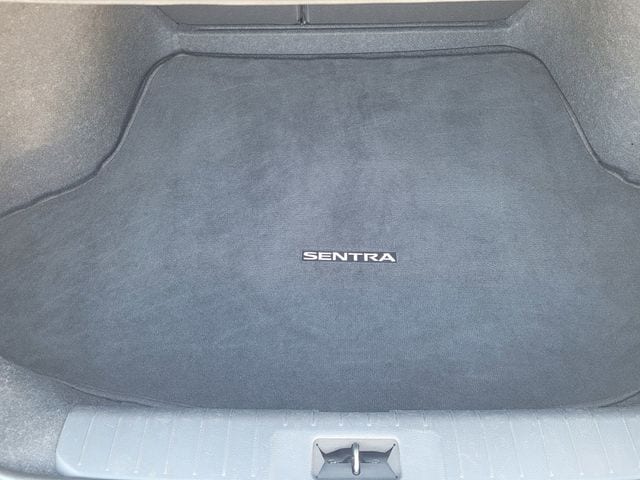 2022 Nissan Sentra SV photo 3