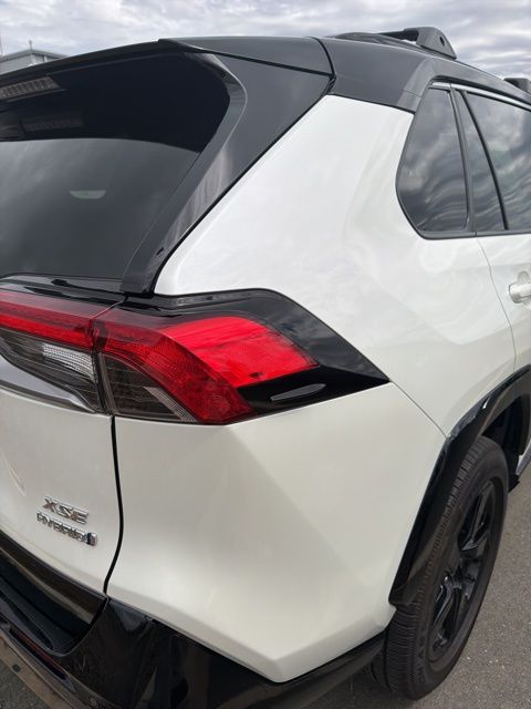2021 Toyota RAV4 Hybrid XSE photo 6