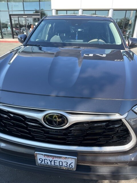 2023 Toyota Highlander L photo 3