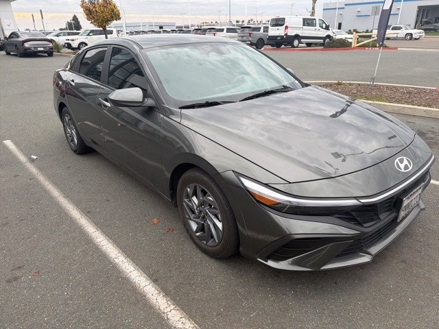 2024 Hyundai Elantra SEL's photo