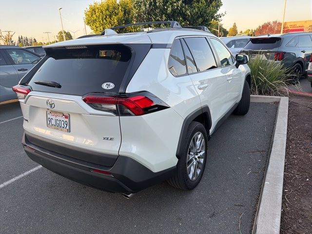 2022 Toyota RAV4 XLE Premium photo 4