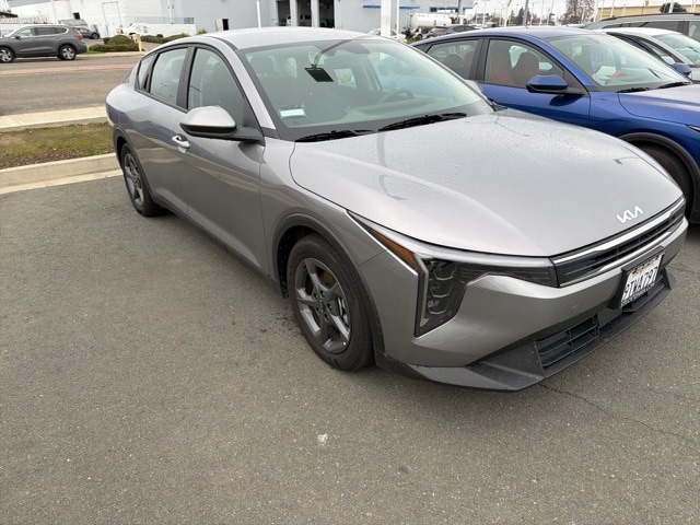 2025 Kia K4 LXS's photo