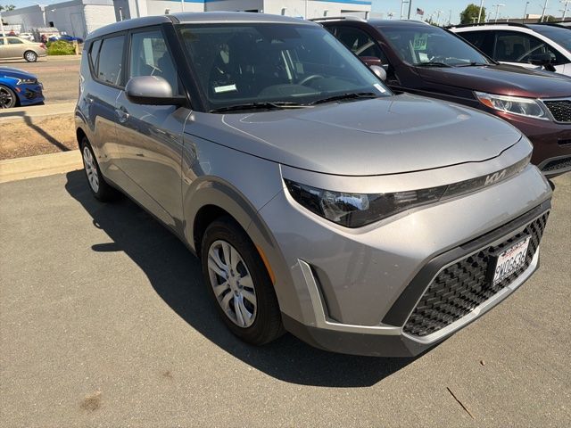 2025 Kia Soul LX photo 5
