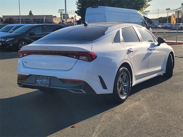 2022 Kia K5 LXS photo 4