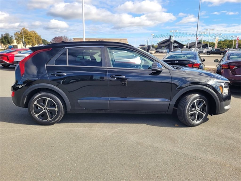 Certified 2023 Kia Niro LX SUV