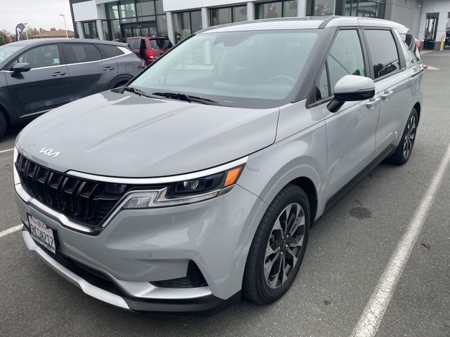 2024 Kia Carnival EX's photo