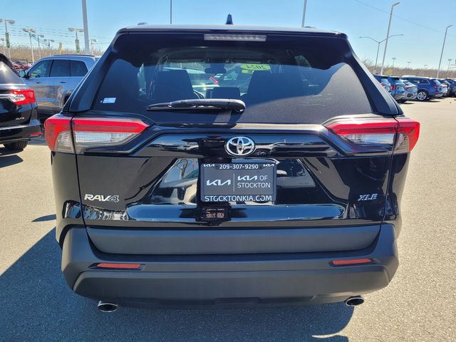 2024 Toyota RAV4 XLE photo 4
