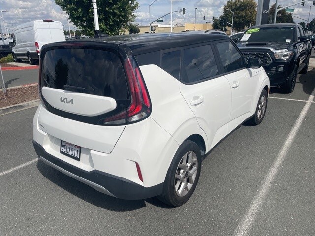 2023 Kia Soul LX S photo 4