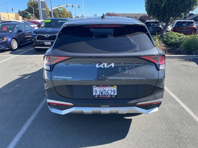 2024 Kia Sportage LX photo 2