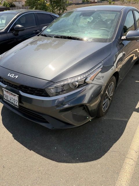 2024 Kia Forte photo 2