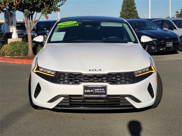 2022 Kia K5 LXS photo 2