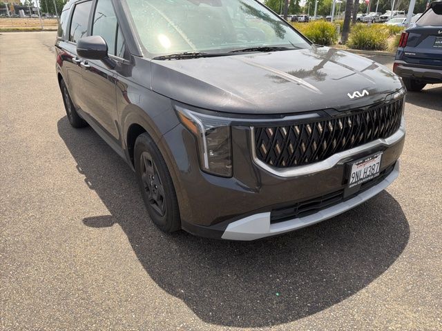 2025 Kia Carnival photo 5
