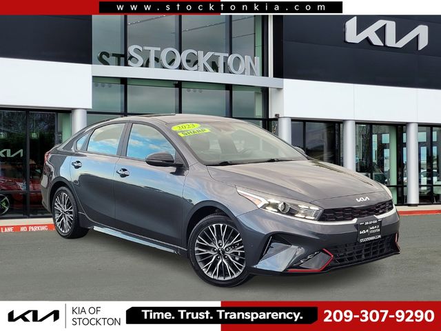 2023 Kia Forte GT-Line AT's photo