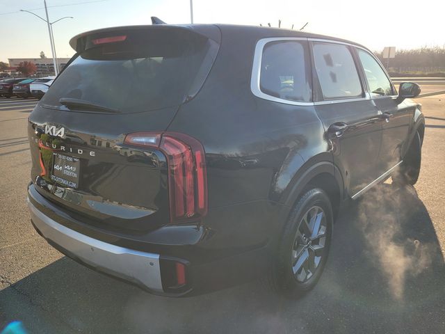 2024 Kia Telluride LX photo 4