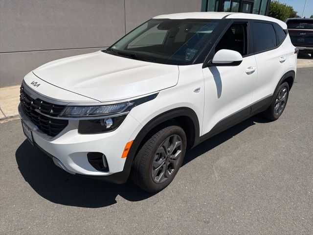 2024 Kia Seltos 2.0 LX AWD's photo