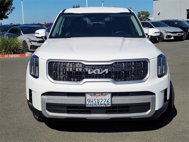 2024 Kia Telluride LX photo 2