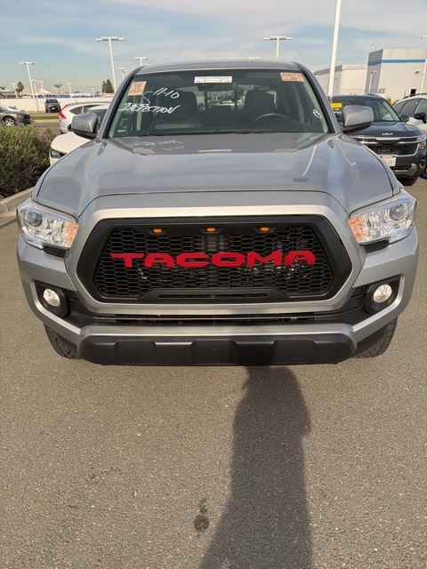 2020 Toyota Tacoma SR5 photo 3