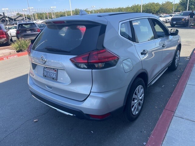2017 Nissan Rogue S photo 4
