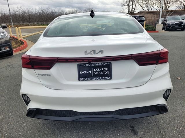 2023 Kia Forte LXS photo 5