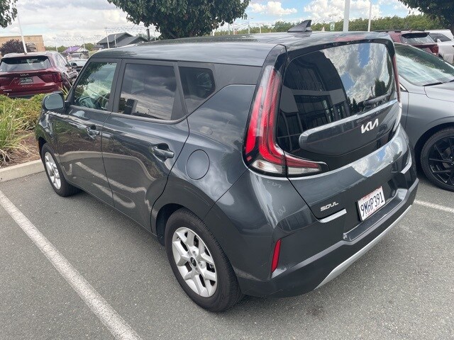 2024 Kia Soul LX S photo 2