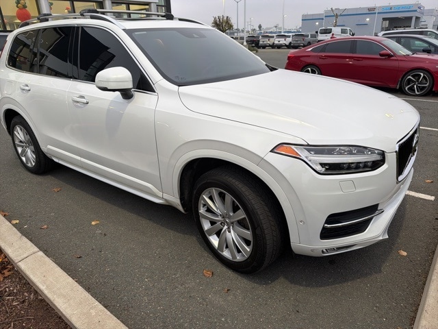 2018 Volvo XC90 Momentum's photo