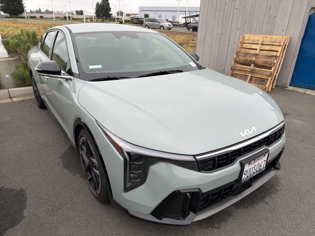 2025 Kia K4 GT-Line's photo