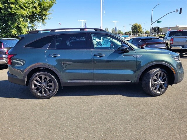 2022 Kia Sorento X-Line SX Prestige photo 3