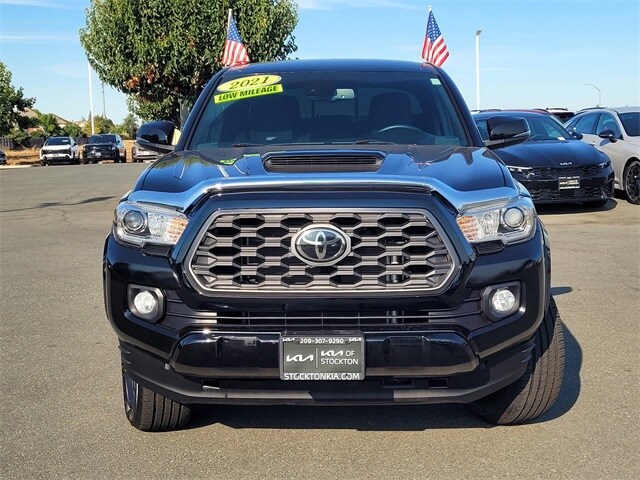 2021 Toyota Tacoma TRD Sport V6 photo 2