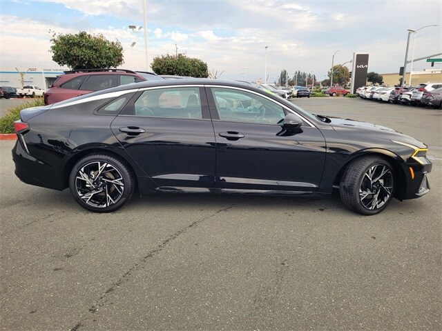 2025 Kia K5 GT-Line photo 3
