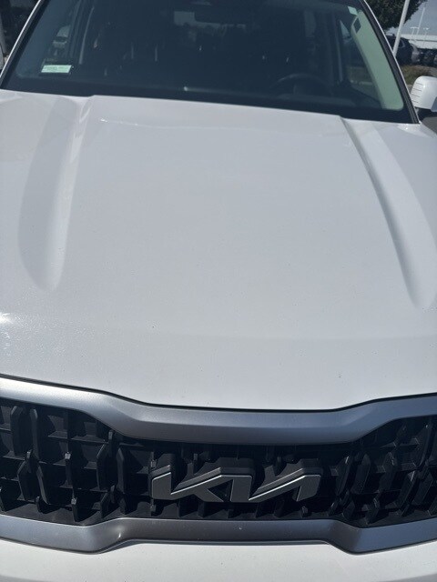 2024 Kia Telluride LX photo 3