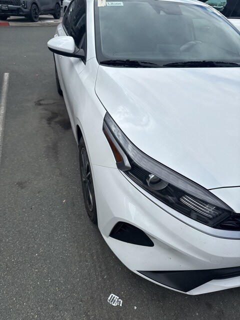 2024 Kia Forte LXS photo 3