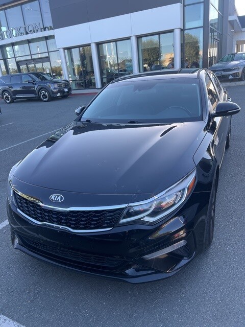 2020 Kia Optima S photo 2