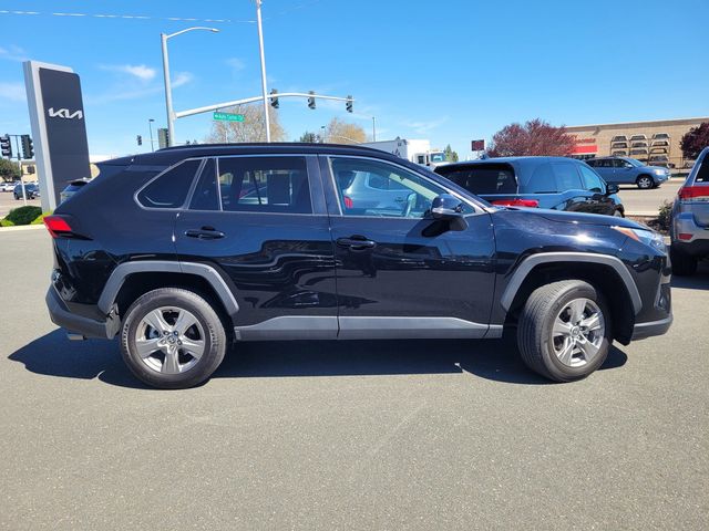 2024 Toyota RAV4 XLE photo 2