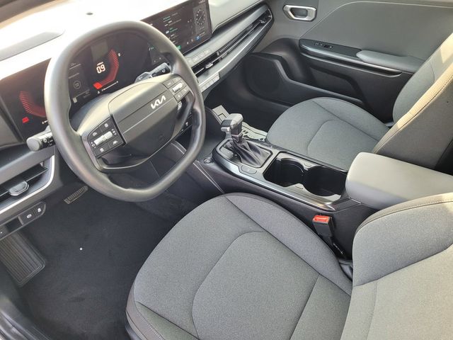 2025 Kia K4 LX photo 3