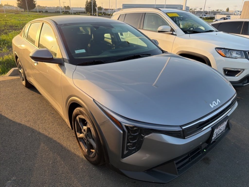 Certified 2025 Kia K4 LXS Sedan