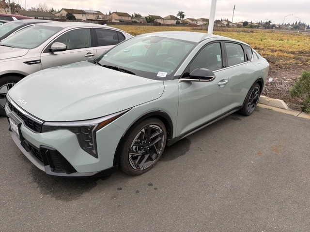 2025 Kia K4 GT-Line's photo
