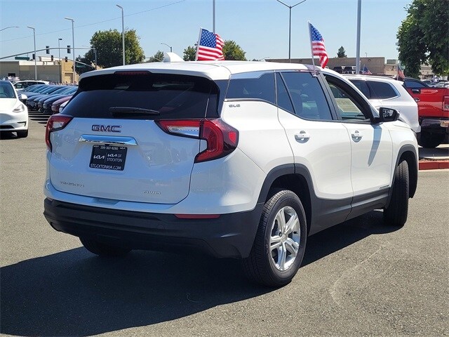 2024 Gmc Terrain SLE photo 4