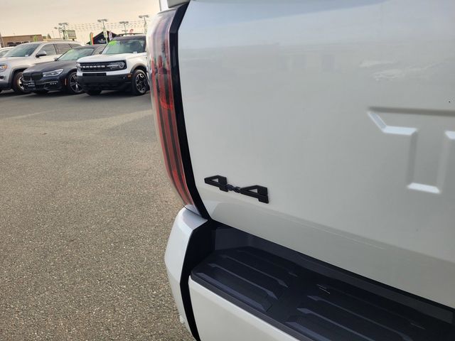 2023 Toyota Tundra Hybrid Platinum photo 6