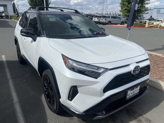 2023 Toyota RAV4 Hybrid XSE photo 3