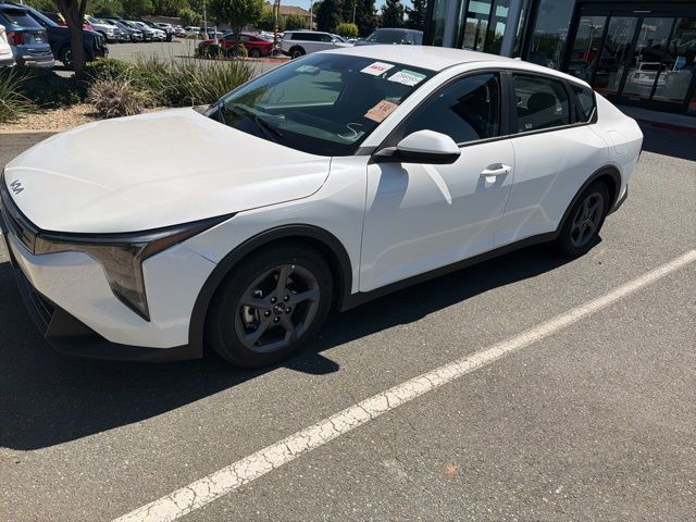 2025 Kia K4 LXS AT's photo