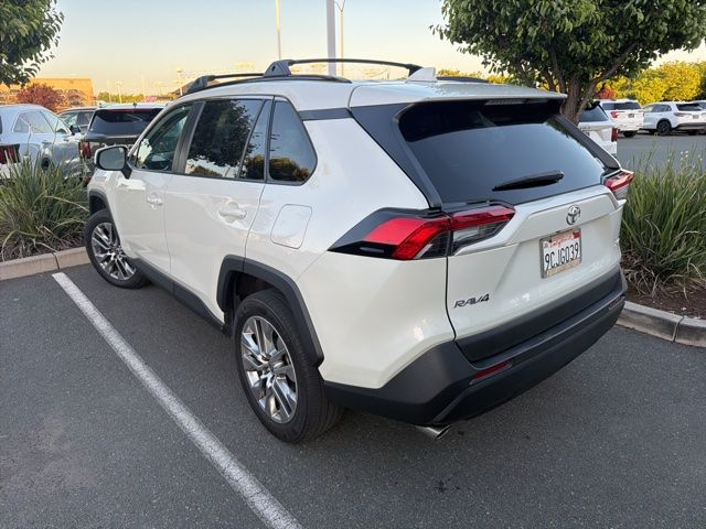 2022 Toyota RAV4 XLE Premium photo 2