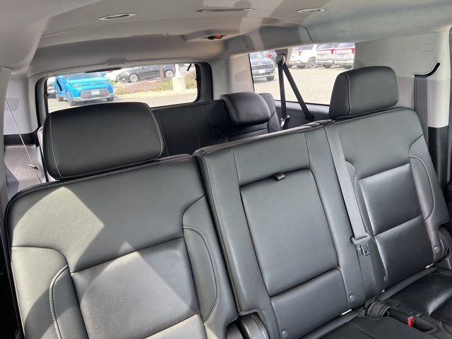 2020 Chevrolet Suburban LT photo 5