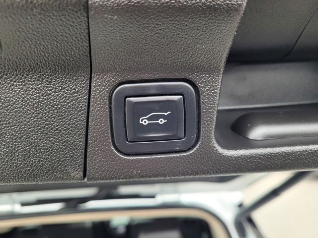 2022 GMC Acadia Denali photo 3