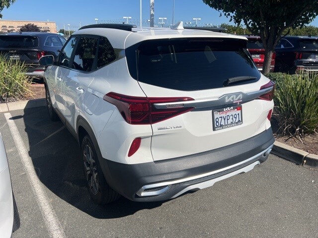 2022 Kia Seltos EX photo 4