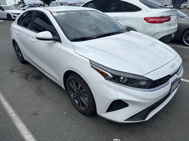 2024 Kia Forte LXS photo 4