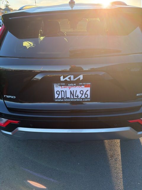 2023 Kia Niro EX Touring photo 6