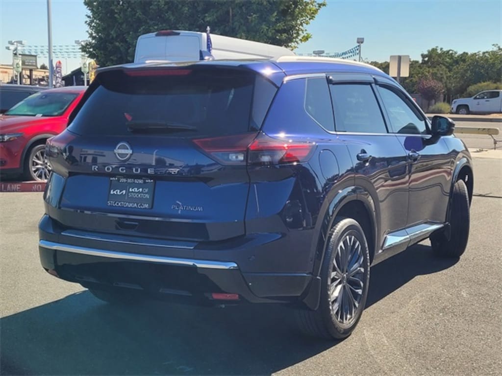 Used 2024 Nissan Rogue Platinum SUV