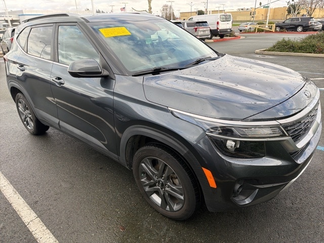 2021 Kia Seltos S's photo