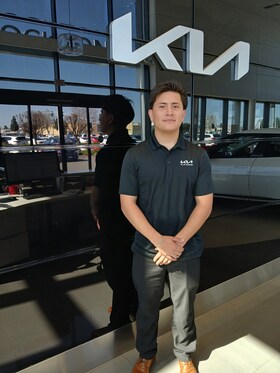 Staff member Ricardo Mancilla from ID_82dea7bfd4d5