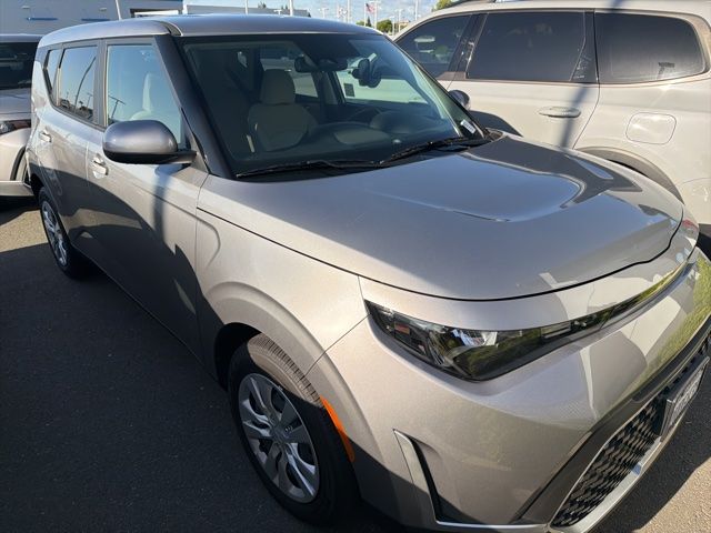 2025 Kia Soul photo 3
